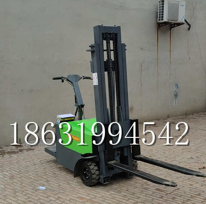 新港乡优程全电动叉车插腿式堆高车液压装卸车1.5吨升高小型站驾式铲车